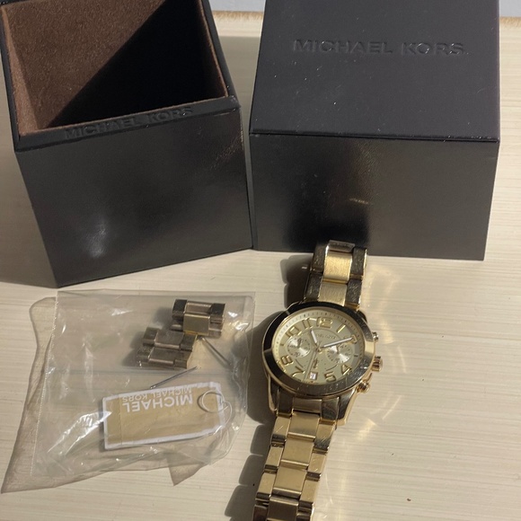 Michael Kors Mercer MK5726 Gold Tone Wrist Watch